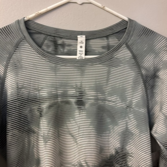 Lululemon Swiftly Tech Long Sleeve 2.0 MultiDye Shibori Stripe Graphite Grey 10 - Picture 5 of 10
